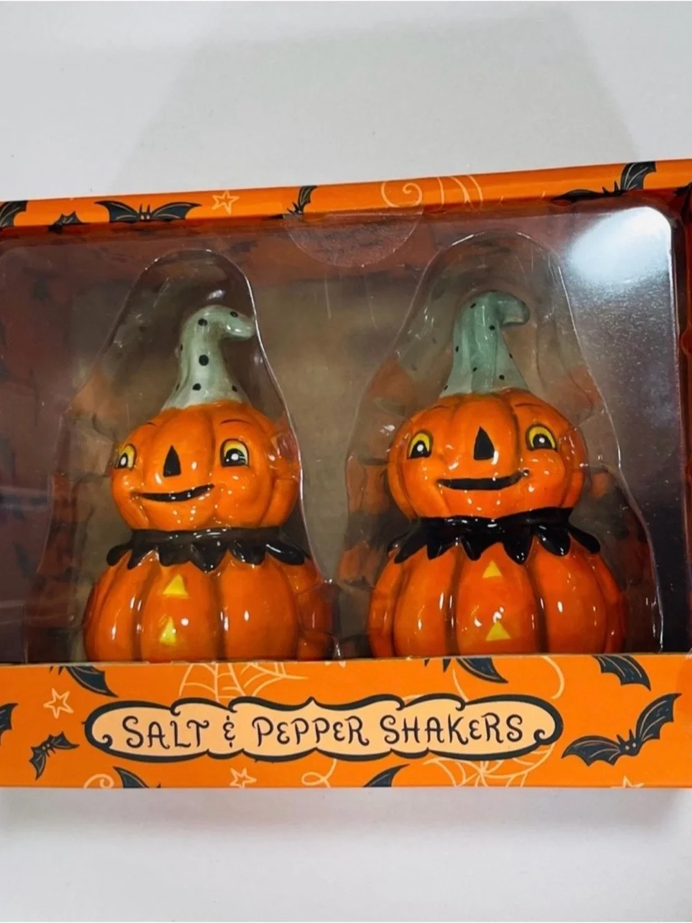 Halloween Johanna Parker Salt and Pepper Shakers Pumpkins